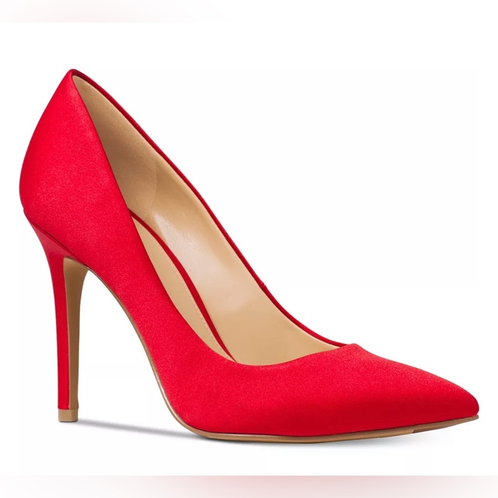 Michael Kors Claire Satin Pump. NIB. Size 6